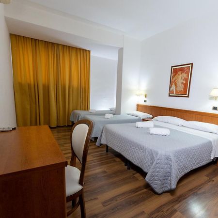 B&B H Pompeii Ruins Bagian luar foto