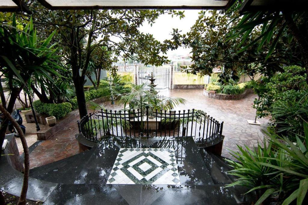 B&B H Pompeii Ruins Bagian luar foto